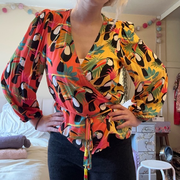 Discontinued FARM for Anthropologie Farm Rio Rainforest Wrap Blouse Toucans - Picture 1 of 12
